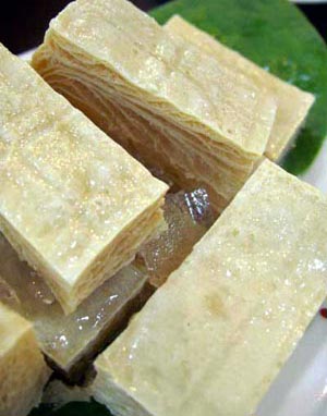䮔