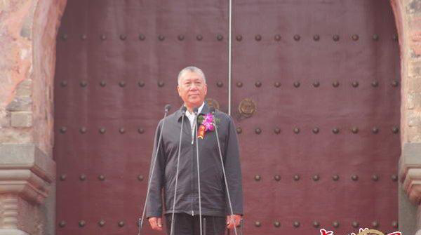 2012年9月27日, 何厚鏵參加玉虛宮落成大典